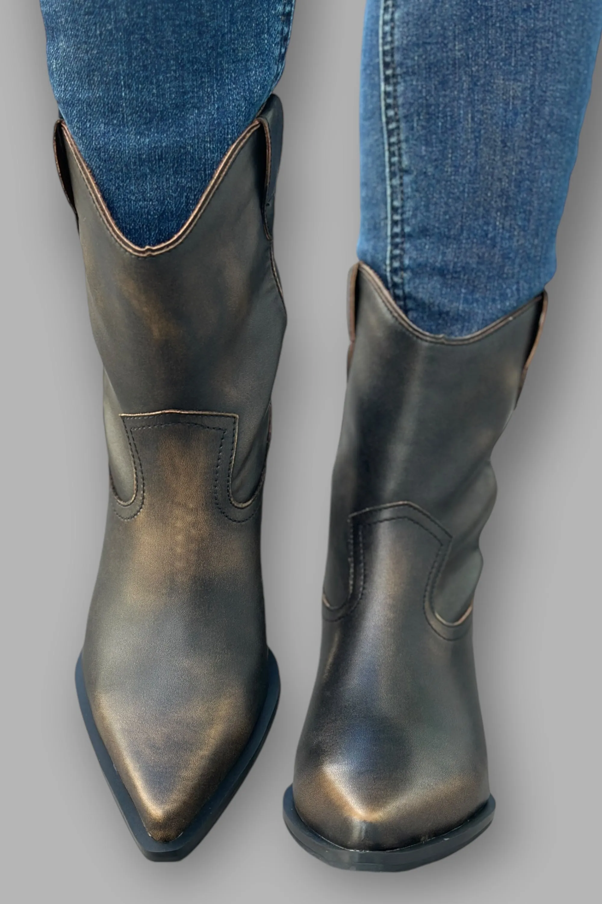 Ames Short Cowboy Bootie - Brown