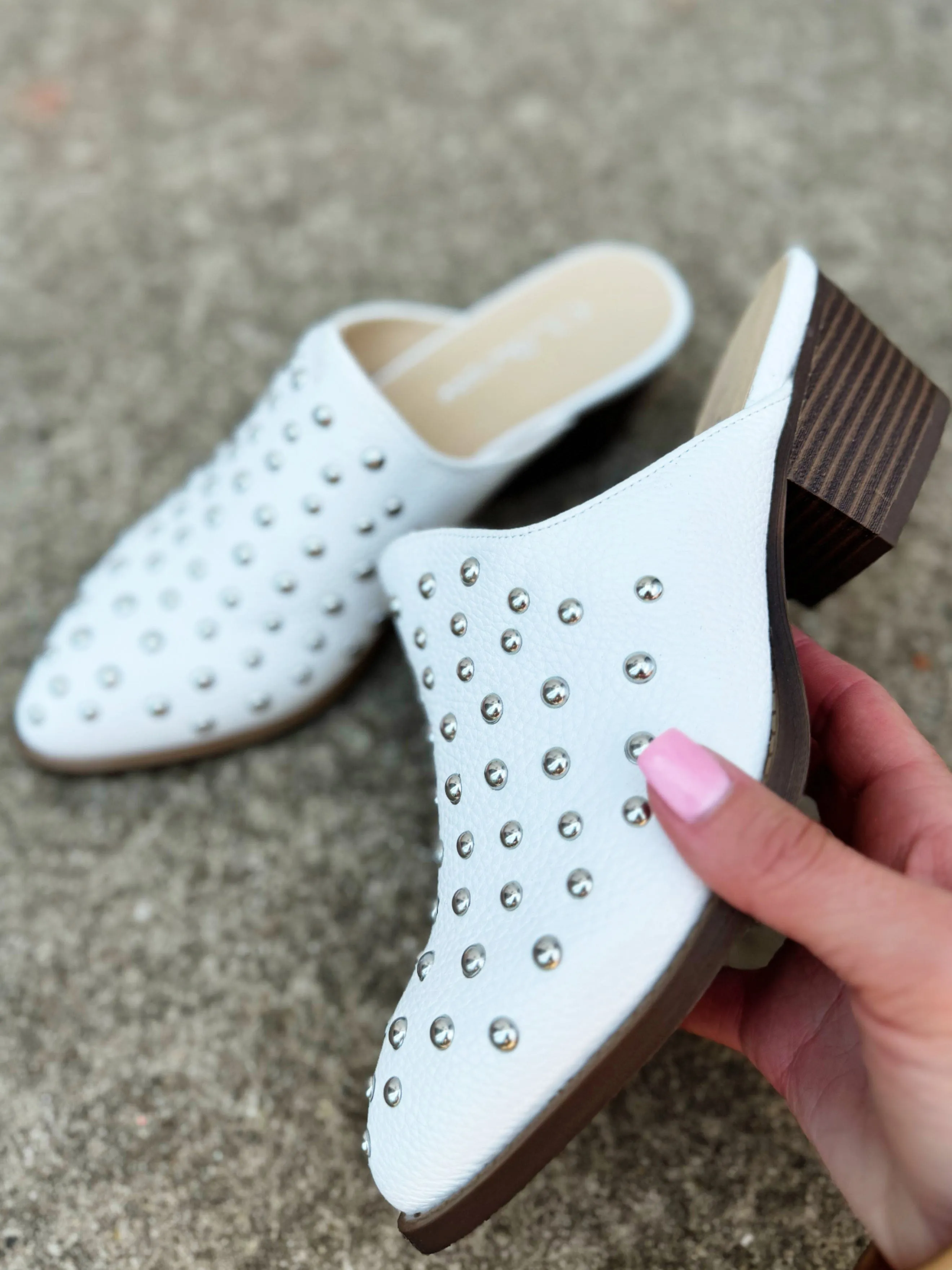 Chinese Laundry Cooper Tumbled Mules In White