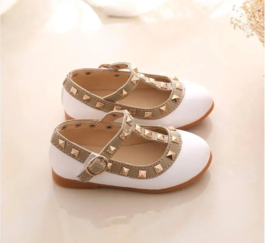 Mila Rockstud Flats
