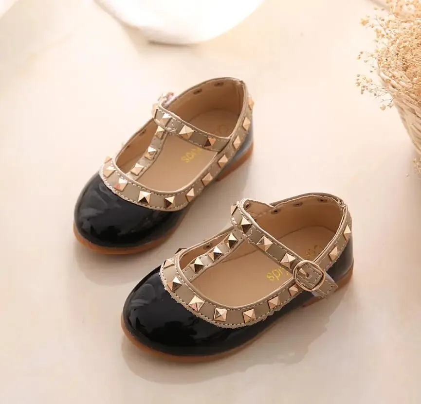 Mila Rockstud Flats
