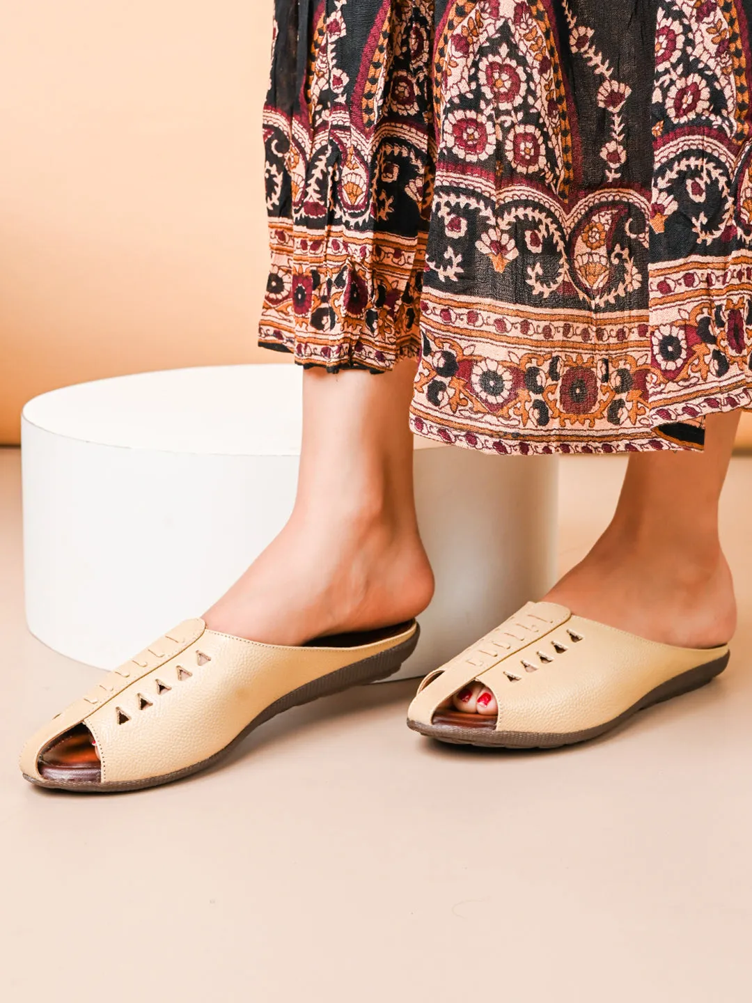 Pelle Albero Women Cream Leather Flat Mules
