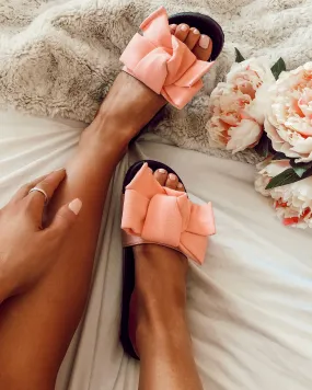 Show Stopper Bow Slides in Pink